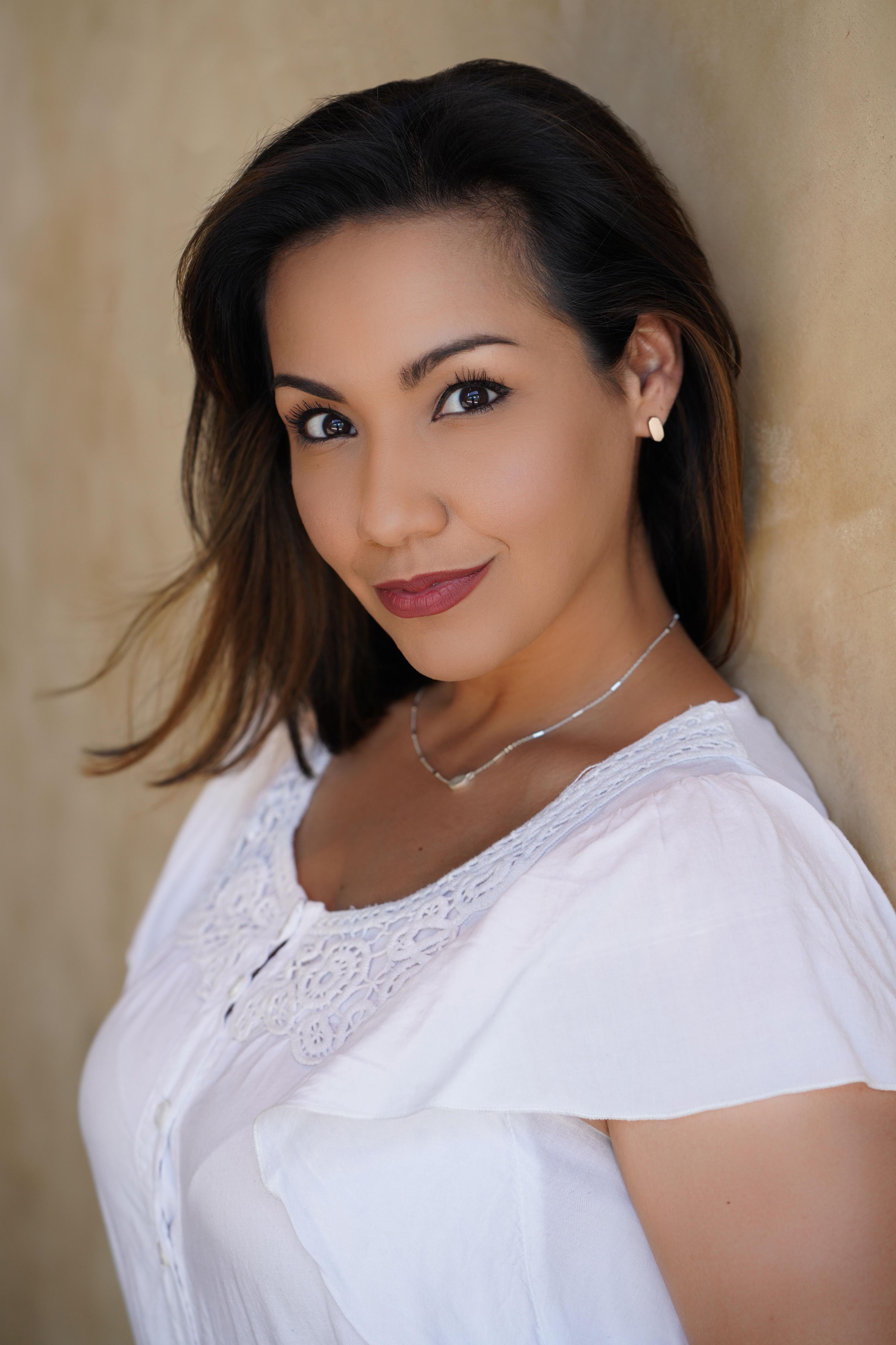 actor Alyssia Rivera large photo