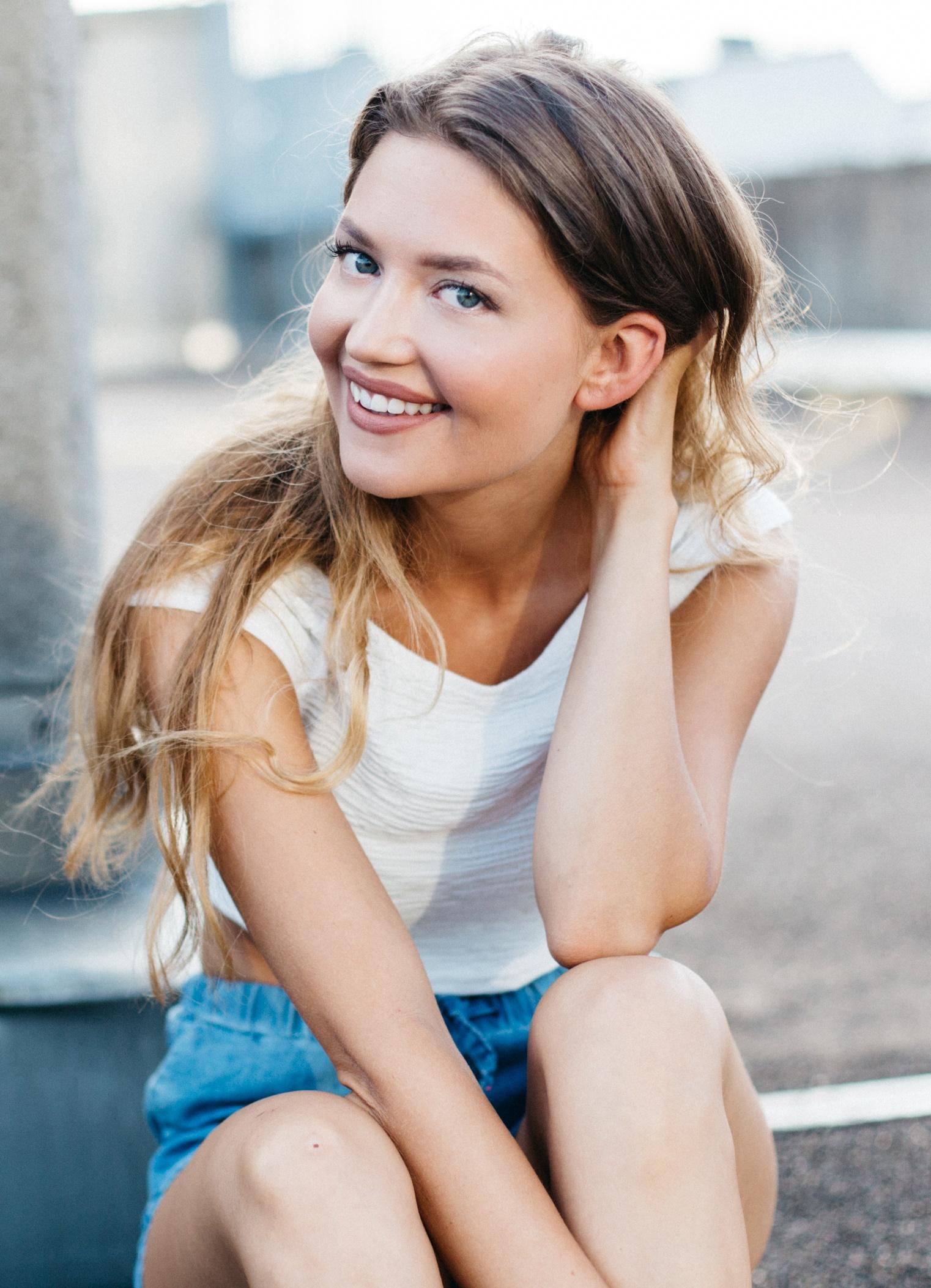 actor Amrei Haardt large photo