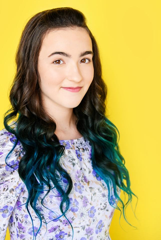 actor Cassie Glow large photo