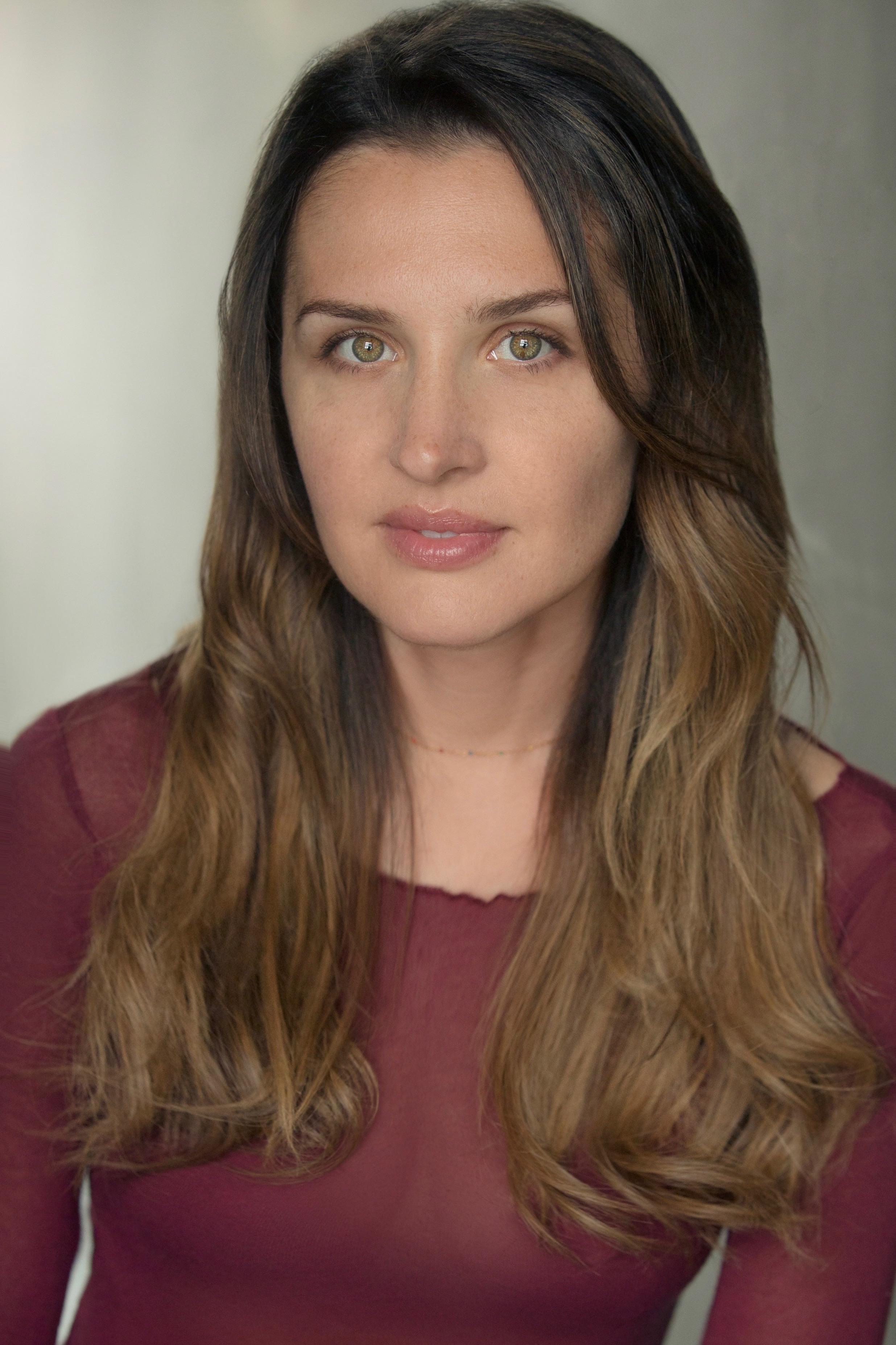 actor Joanna Finata large photo