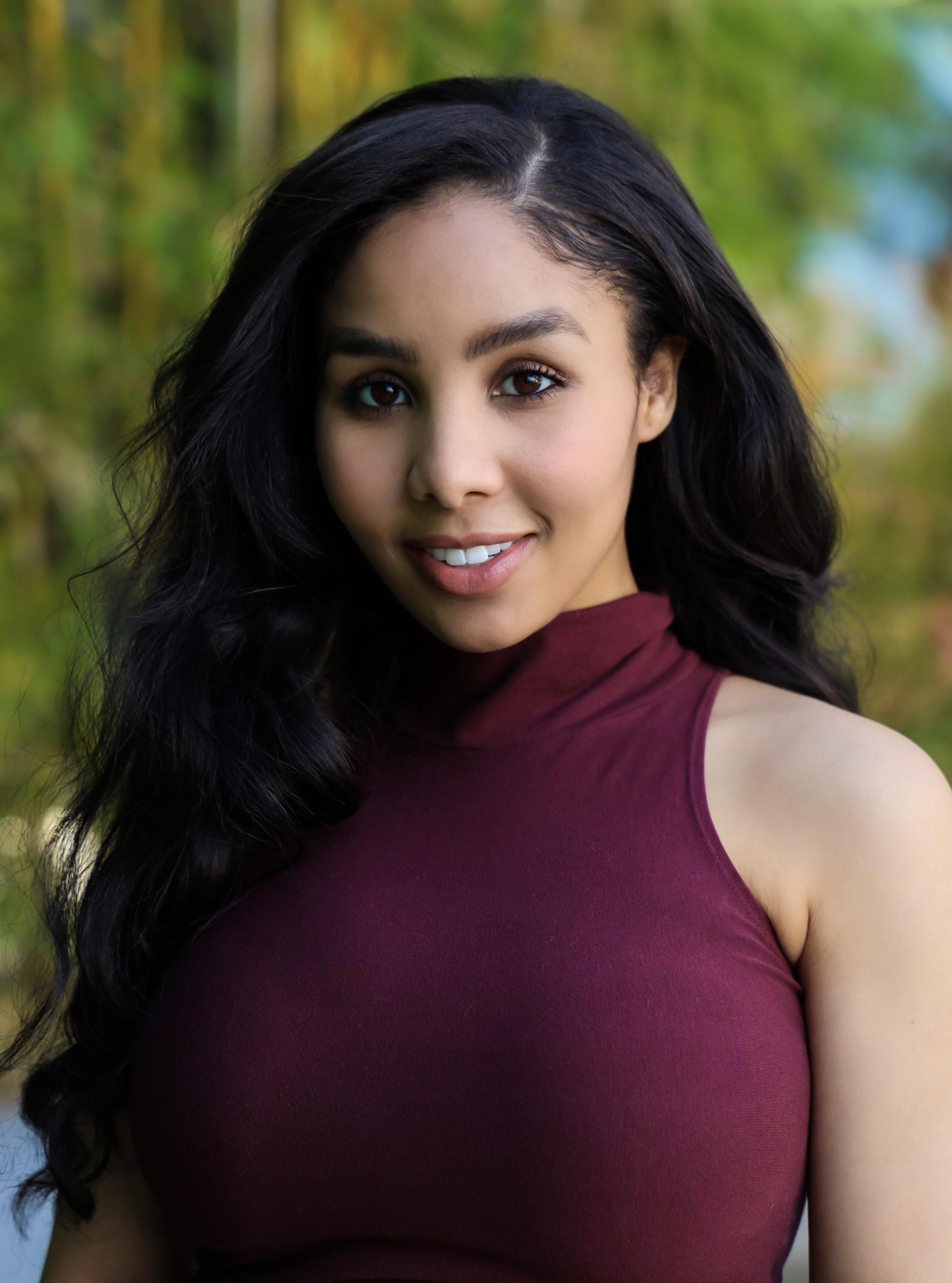 actor Ryleigh Dionne large photo