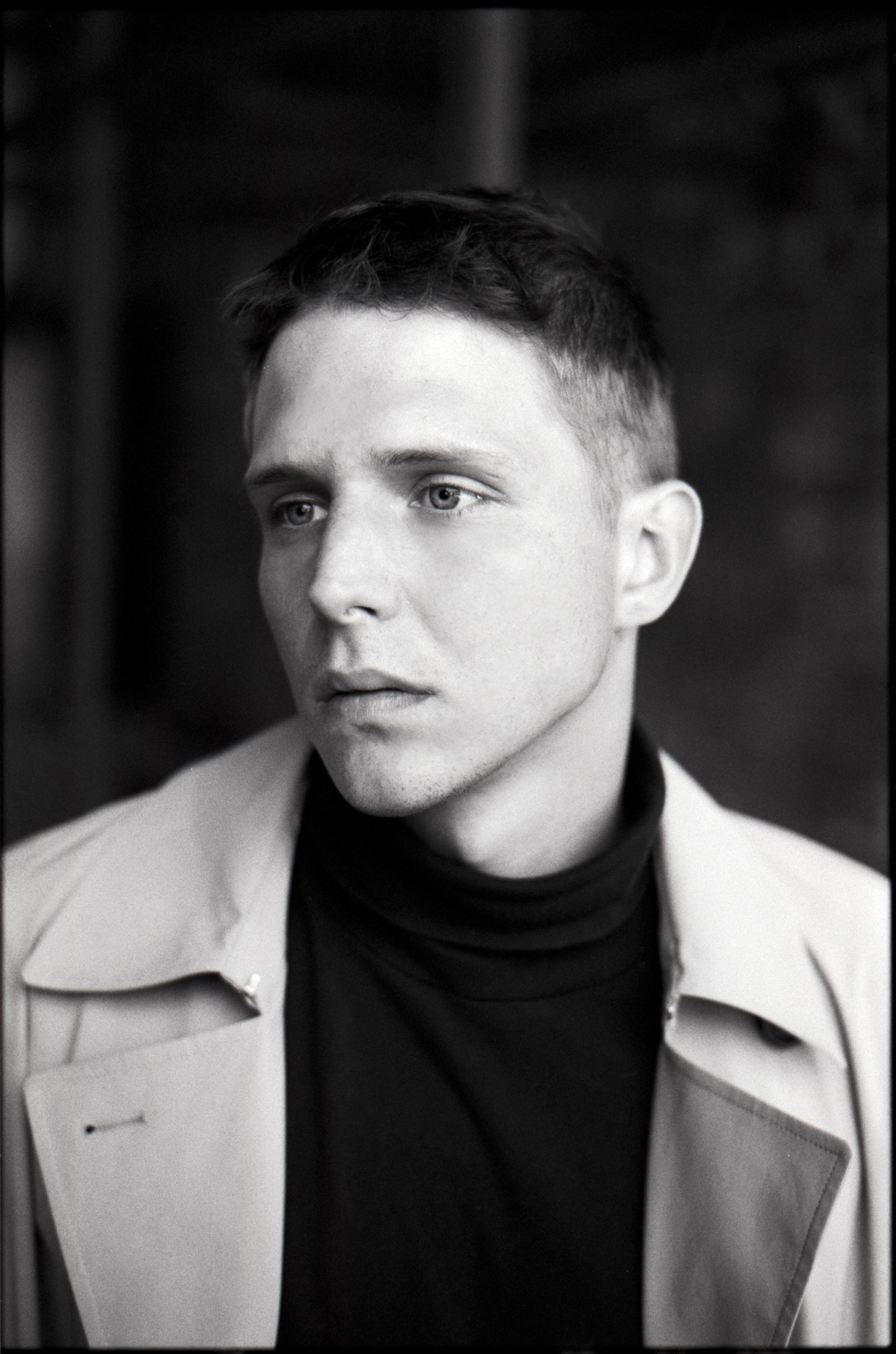 actor Merlin Rose large photo