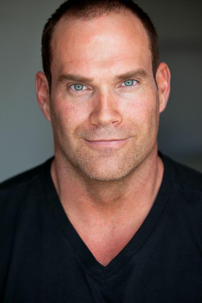 actor Erin T. Allen large photo