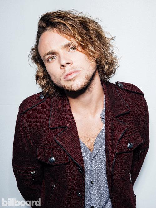 actor Ashton Irwin large photo