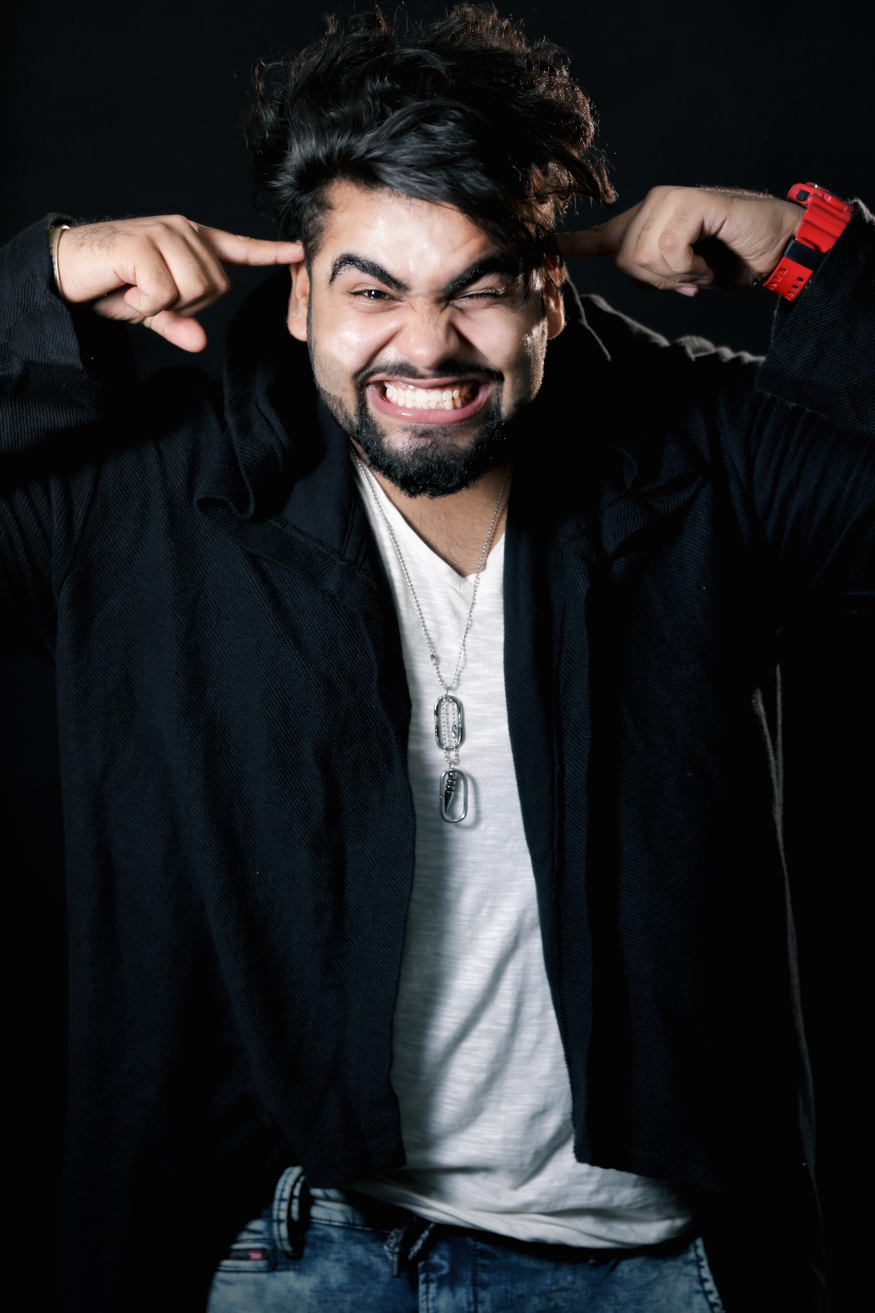 actor Deepak Kalra large photo