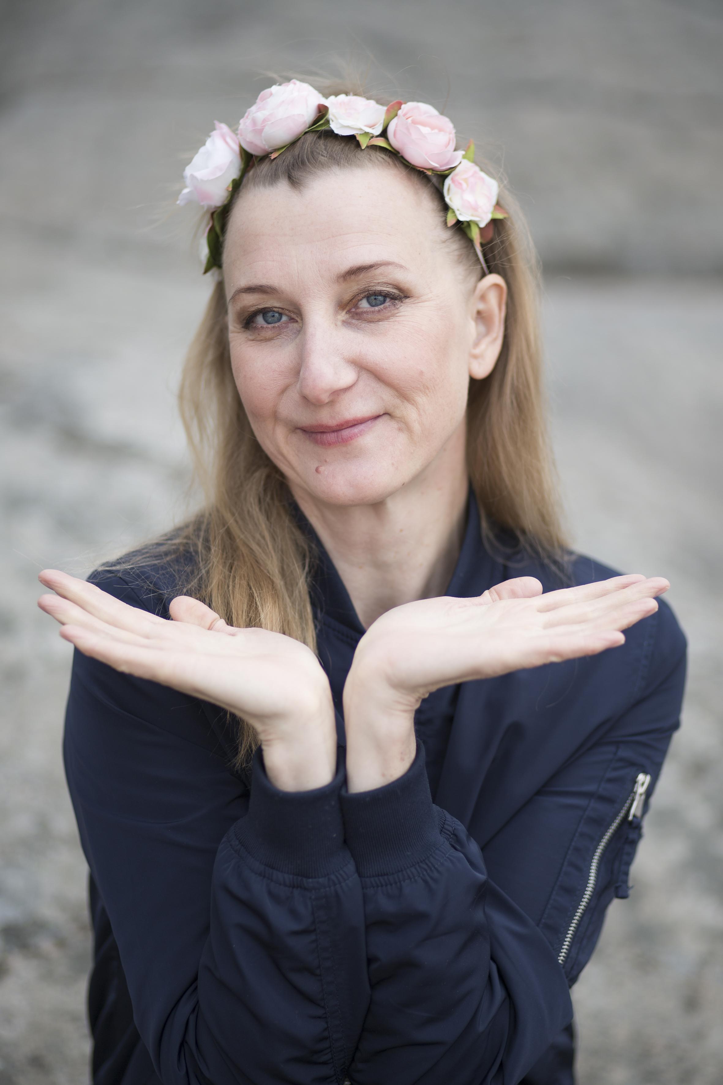 actor Elina Du Rietz large photo