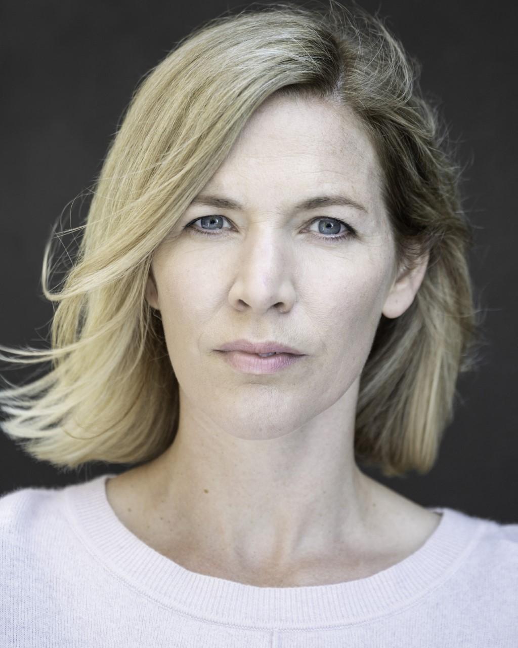 actor Fiona Browne large photo