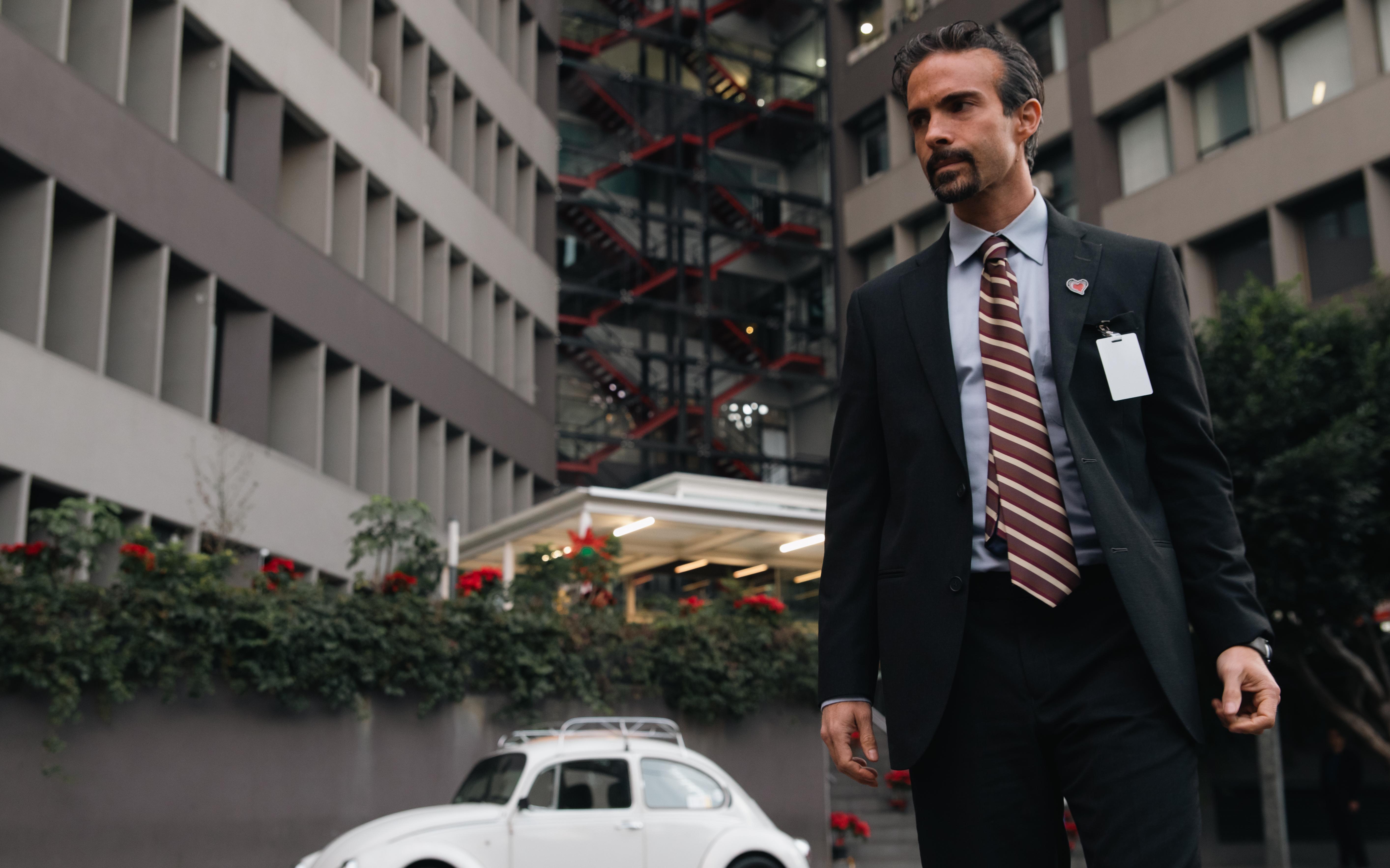 actor Osvaldo Benavides large photo