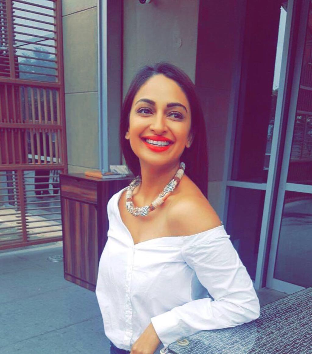 actor Rubina Bajwa large photo