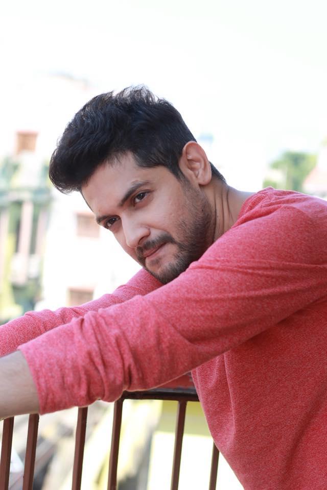 actor Vikram Chatterjee large photo