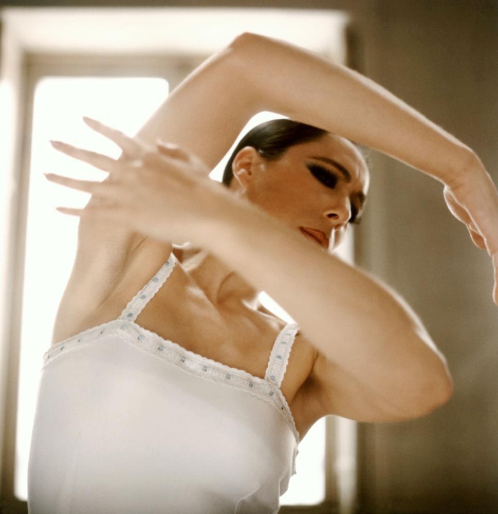 actor Cristina Hoyos large photo