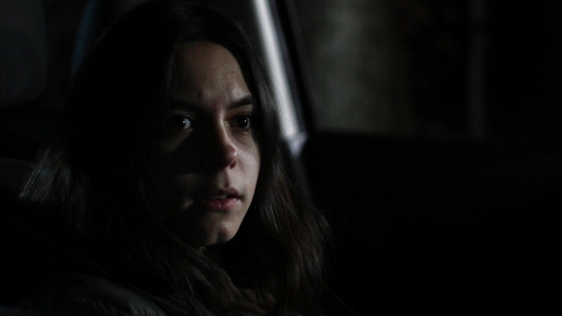 actor Ella Bennett large photo