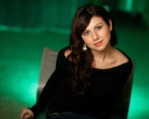 actor Jennifer Walls large photo