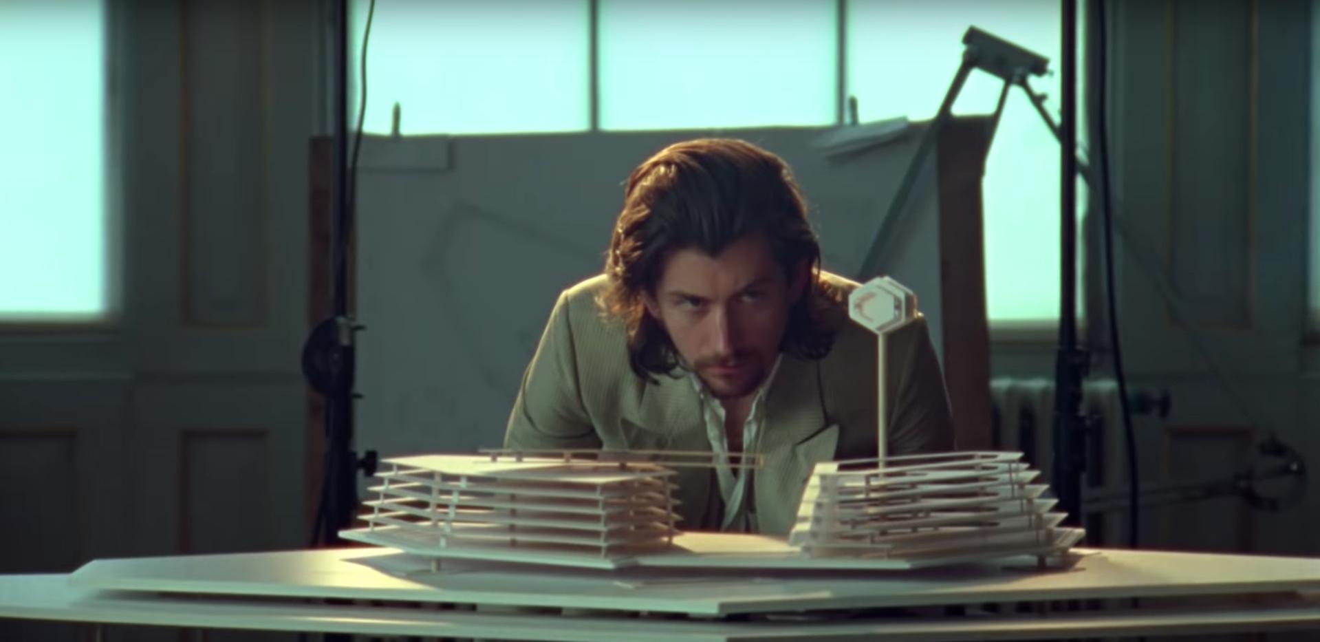 actor Alex Turner large photo