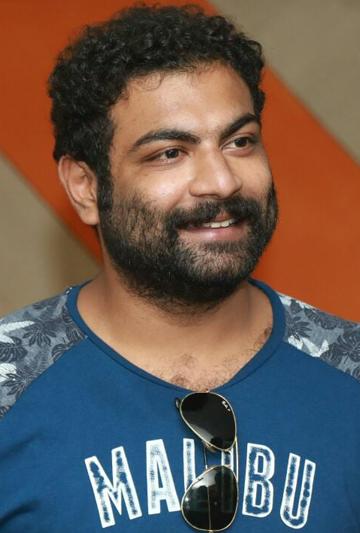 actor Kichu Tellus large photo