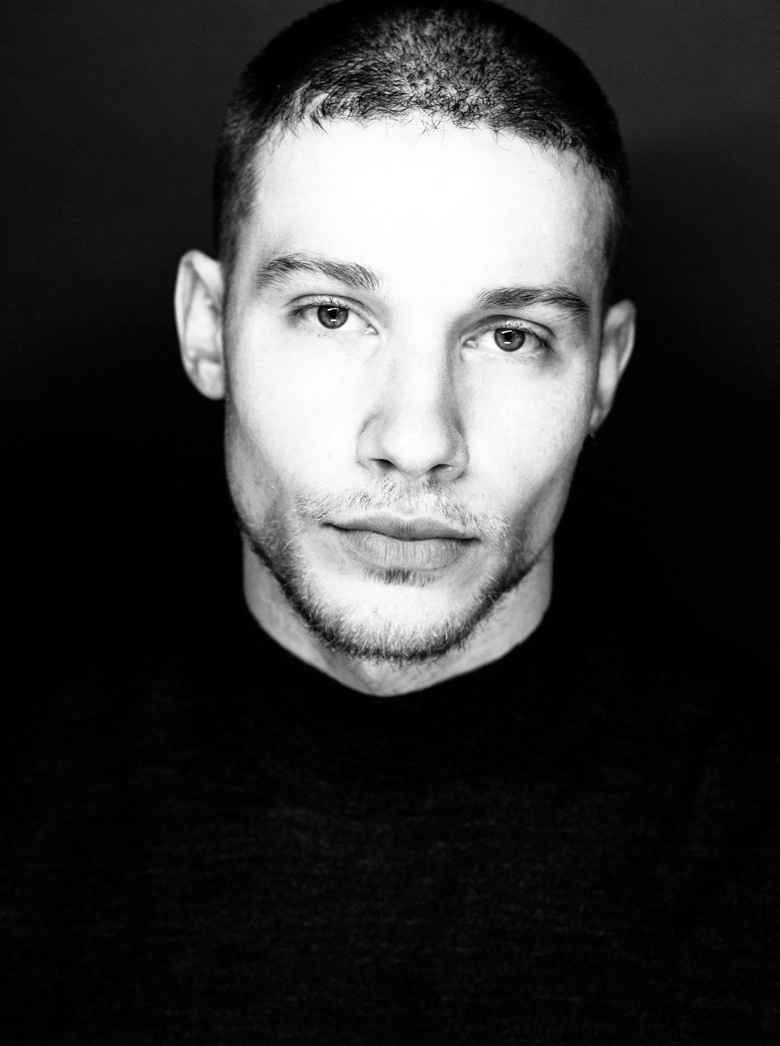 actor Joshua Graham large photo