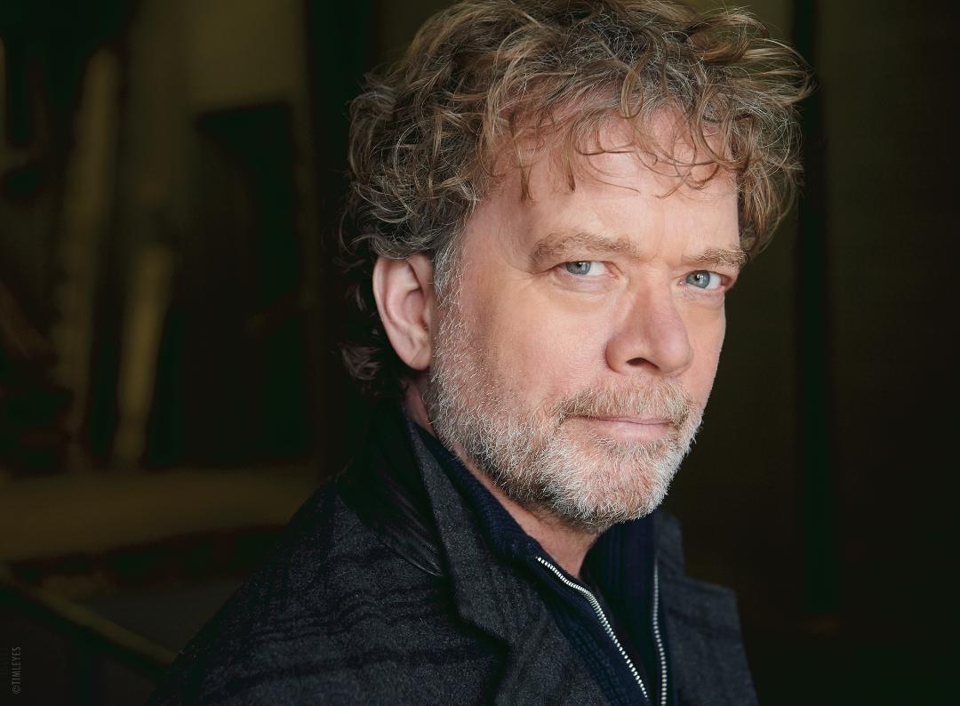 actor Ted Dykstra large photo