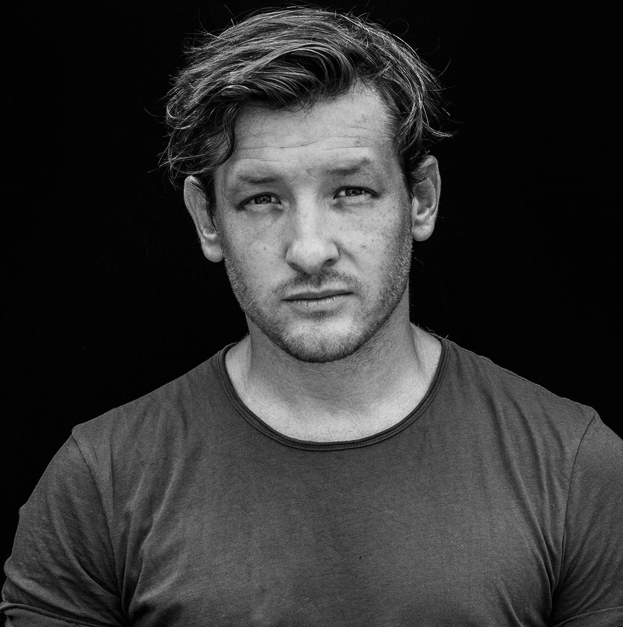 actor Gustavo Bassani large photo