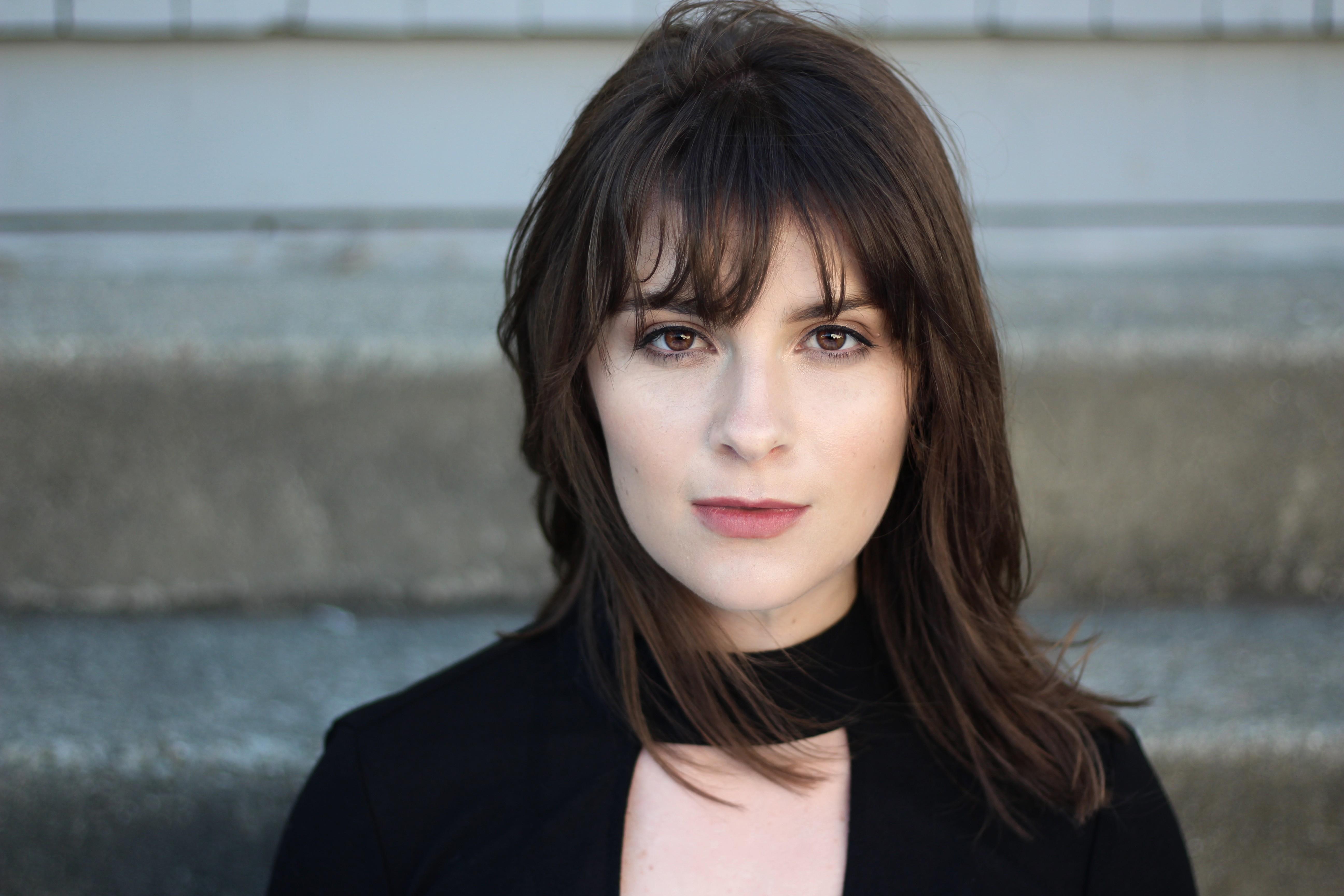 actor Erin Yvette large photo