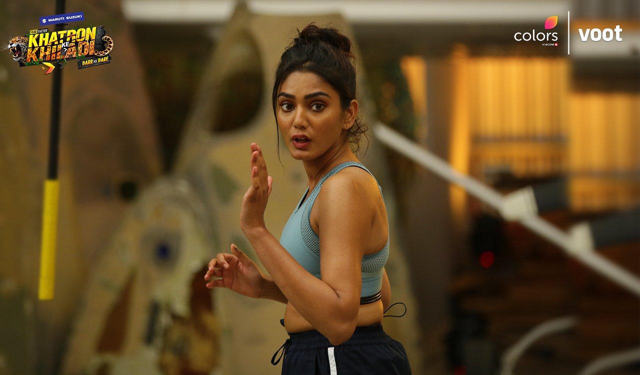 actor Sana Khan large photo