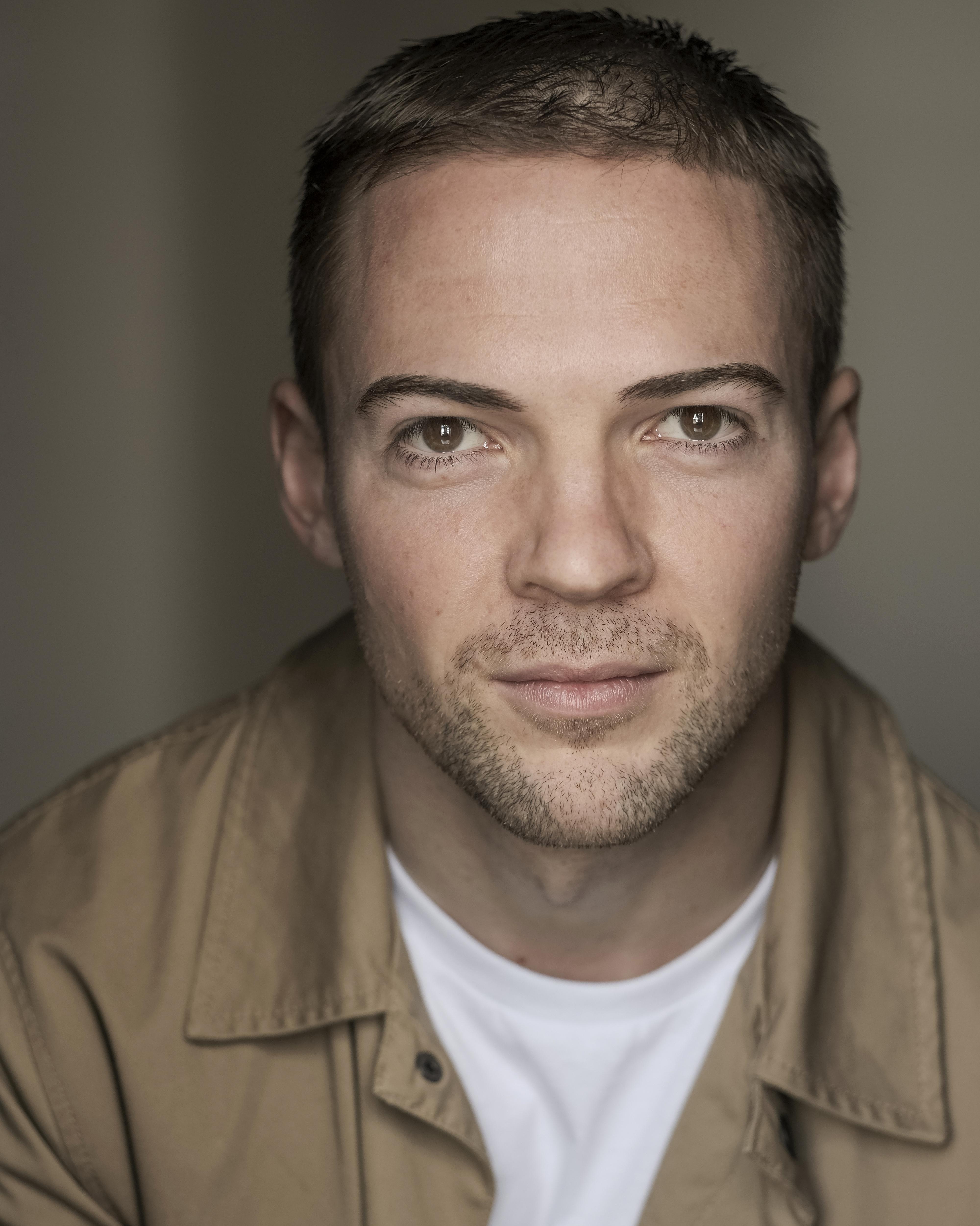 actor Marc Dennis large photo