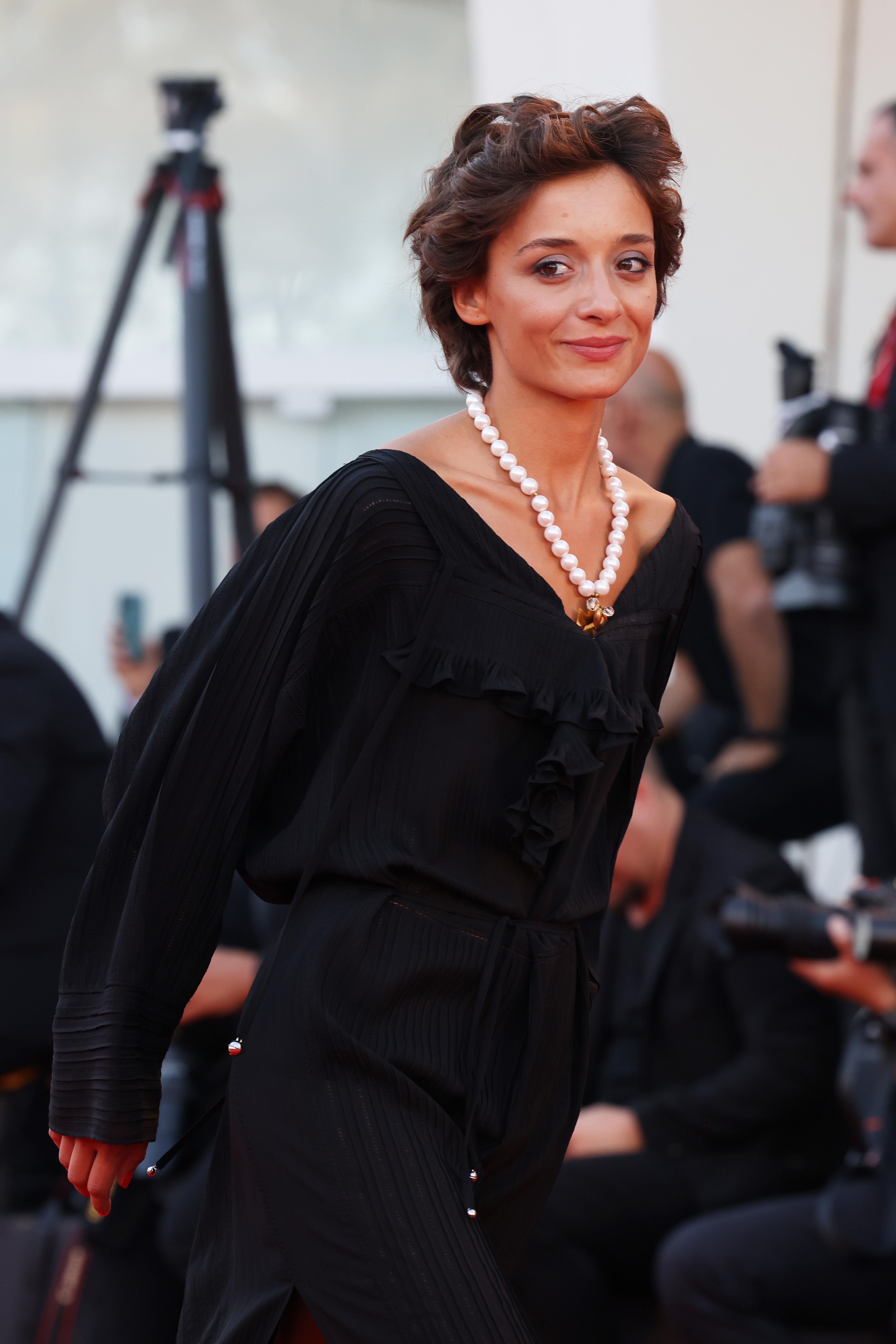 actor Angela Bundalovic large photo