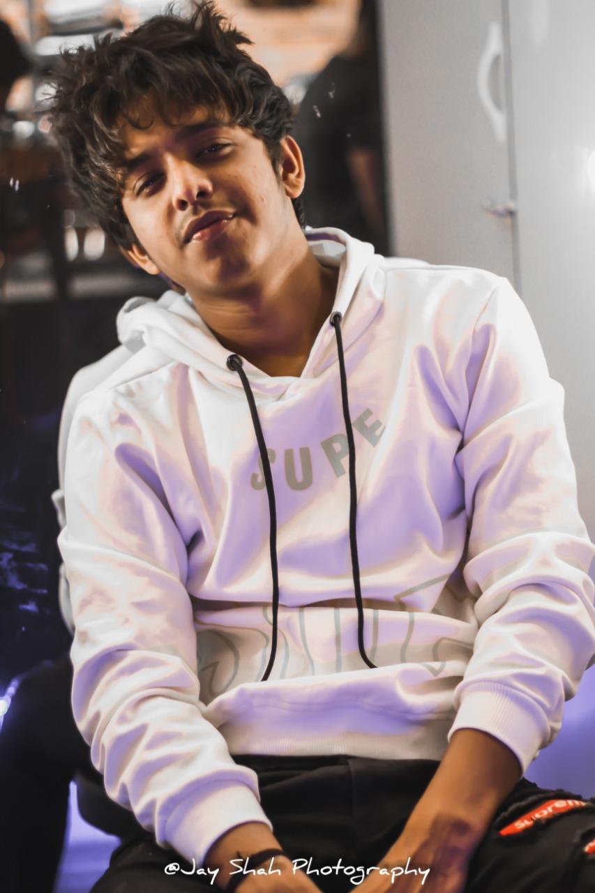 actor Vishal Parekh large photo