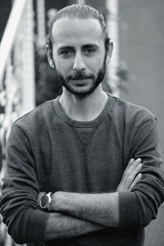 actor Kaya Akkaya large photo