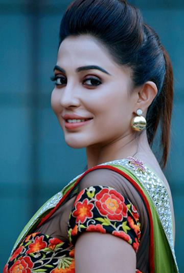 actor Parvati Nair large photo