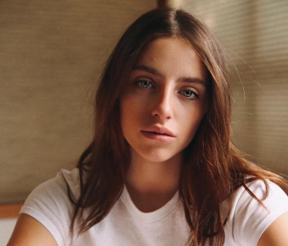 actor Liana Ayoun large photo