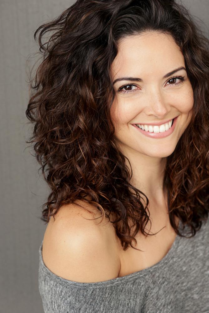 actor Denise Quiñones large photo