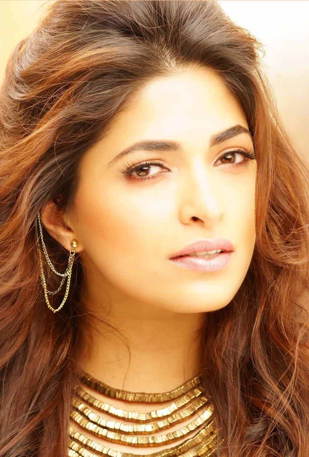 actor Parvathy Omanakuttan large photo