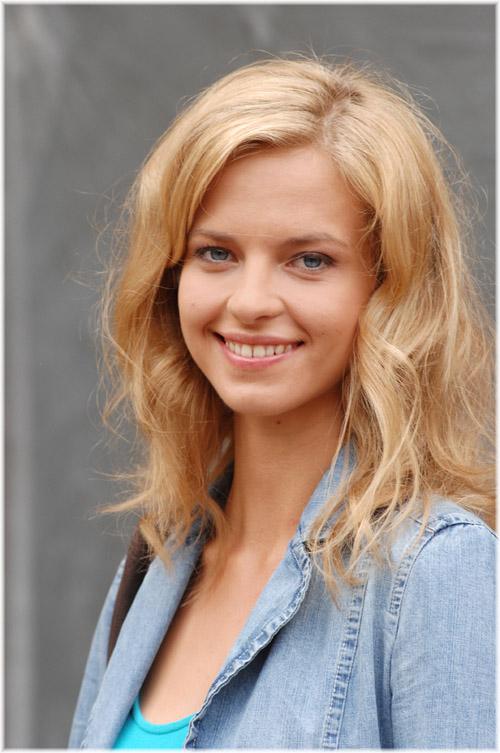actor Marta Nieradkiewicz large photo
