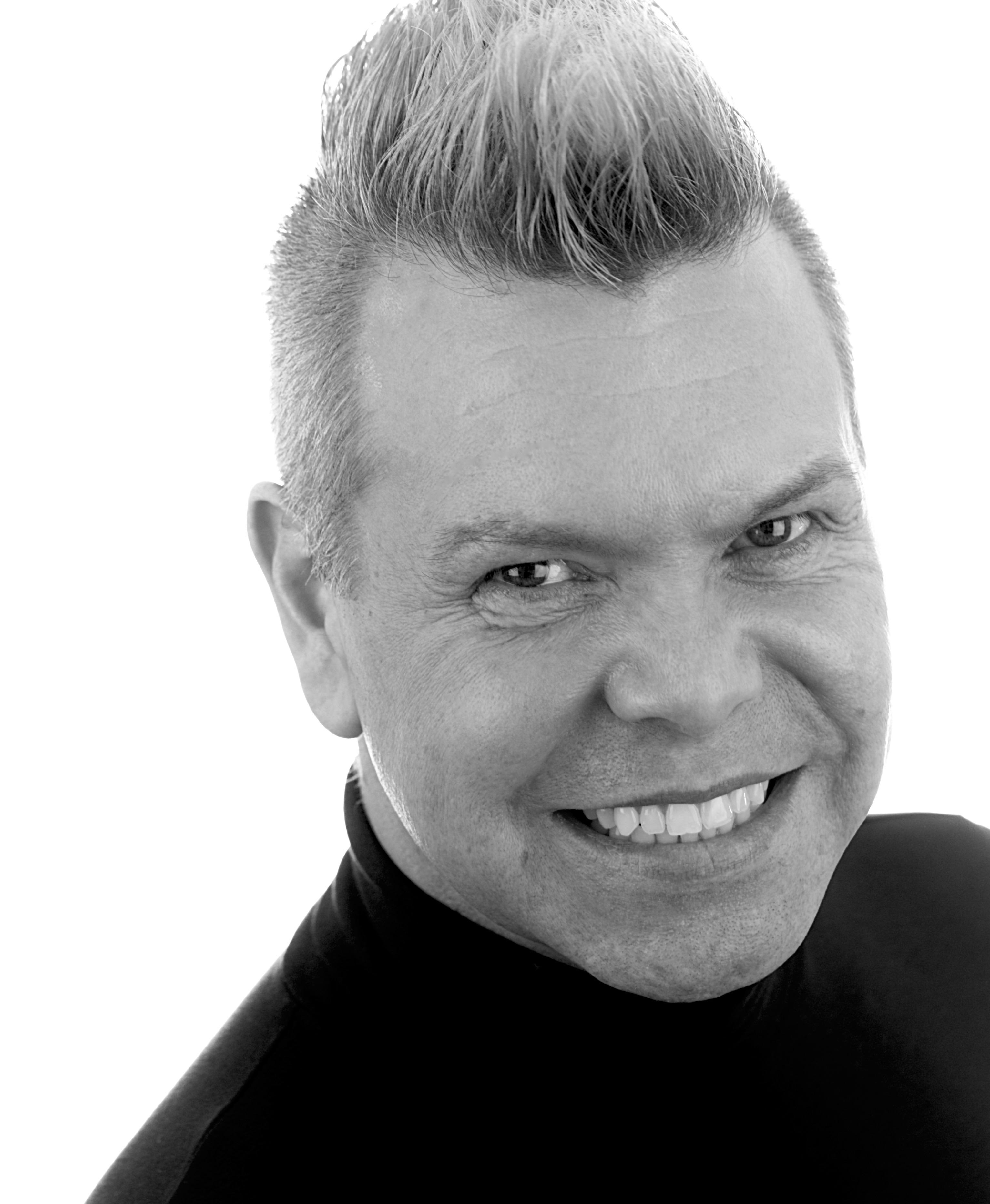 actor Toby Hinson large photo