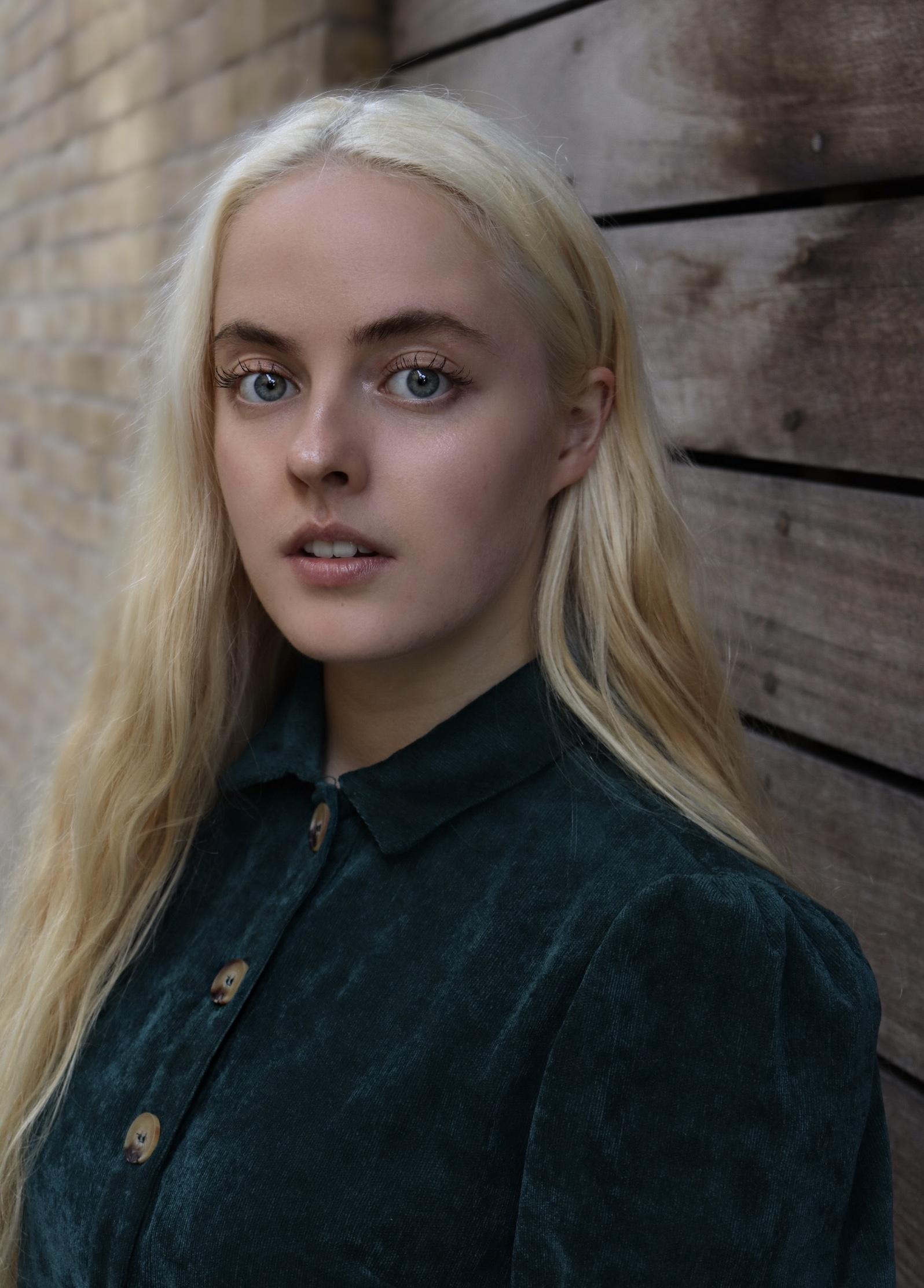 actor Kika Green large photo