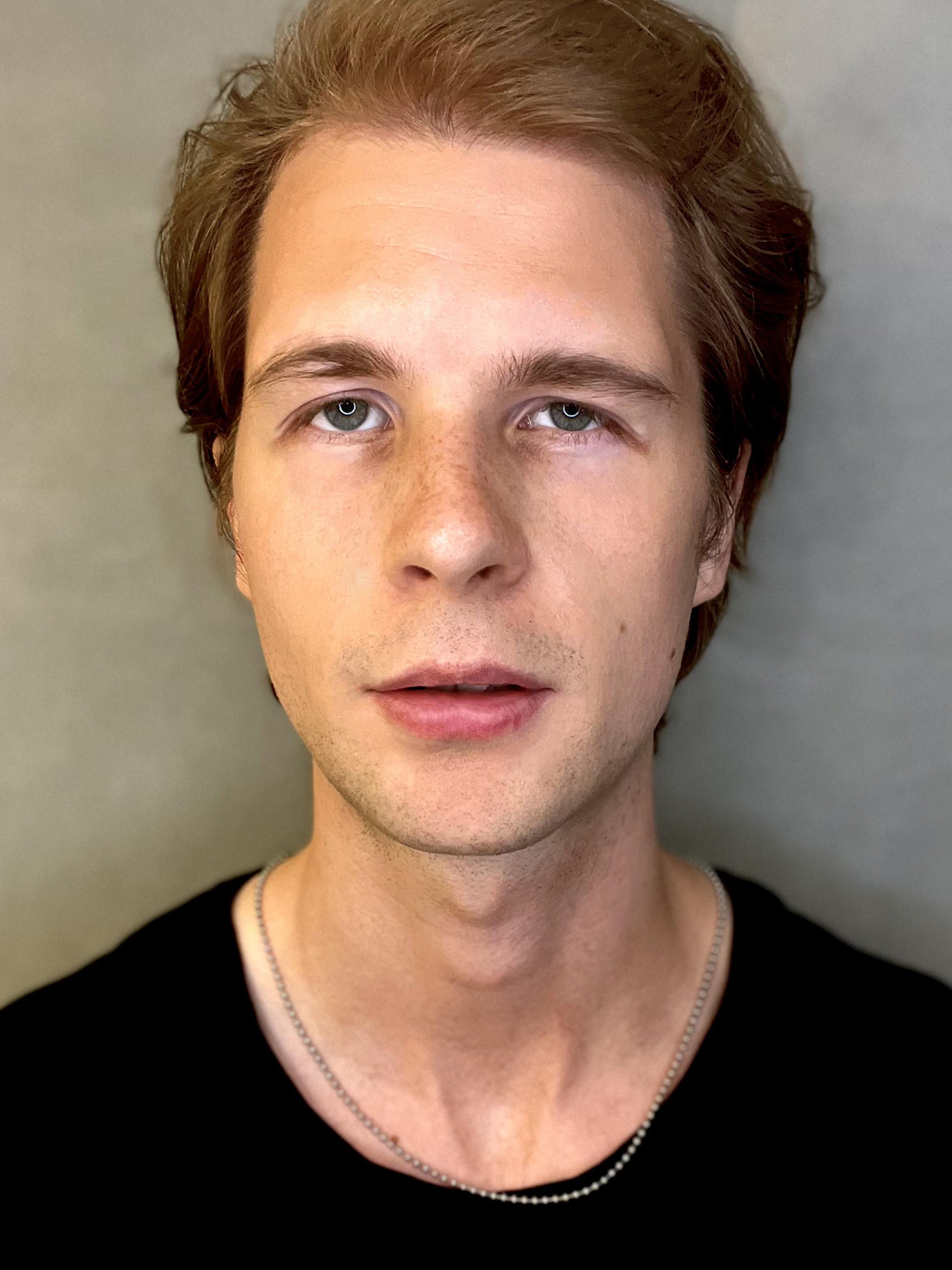 actor Lucas Serby large photo