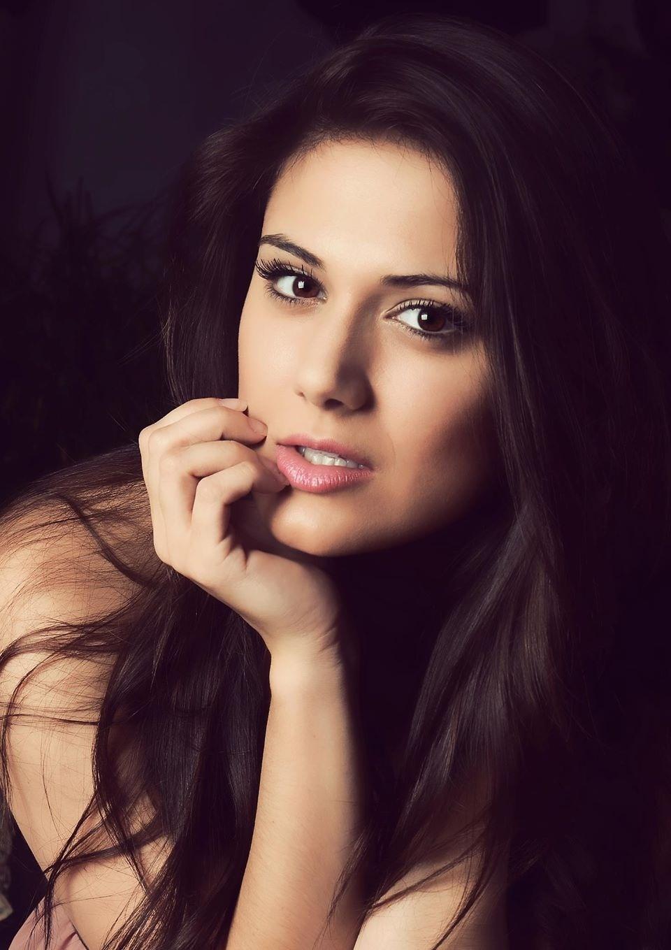 actor Brittany Dunk large photo