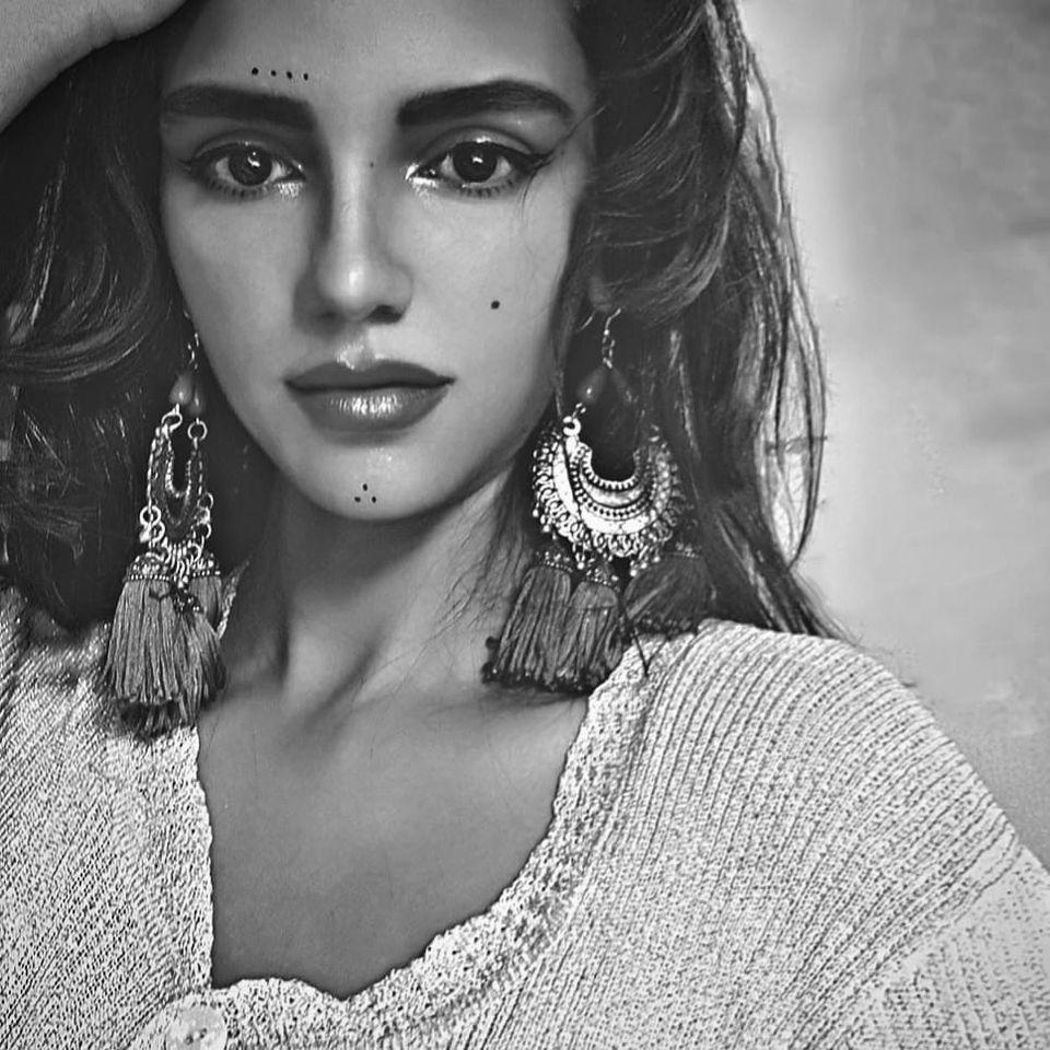 actor Vibhoutee Sharma large photo