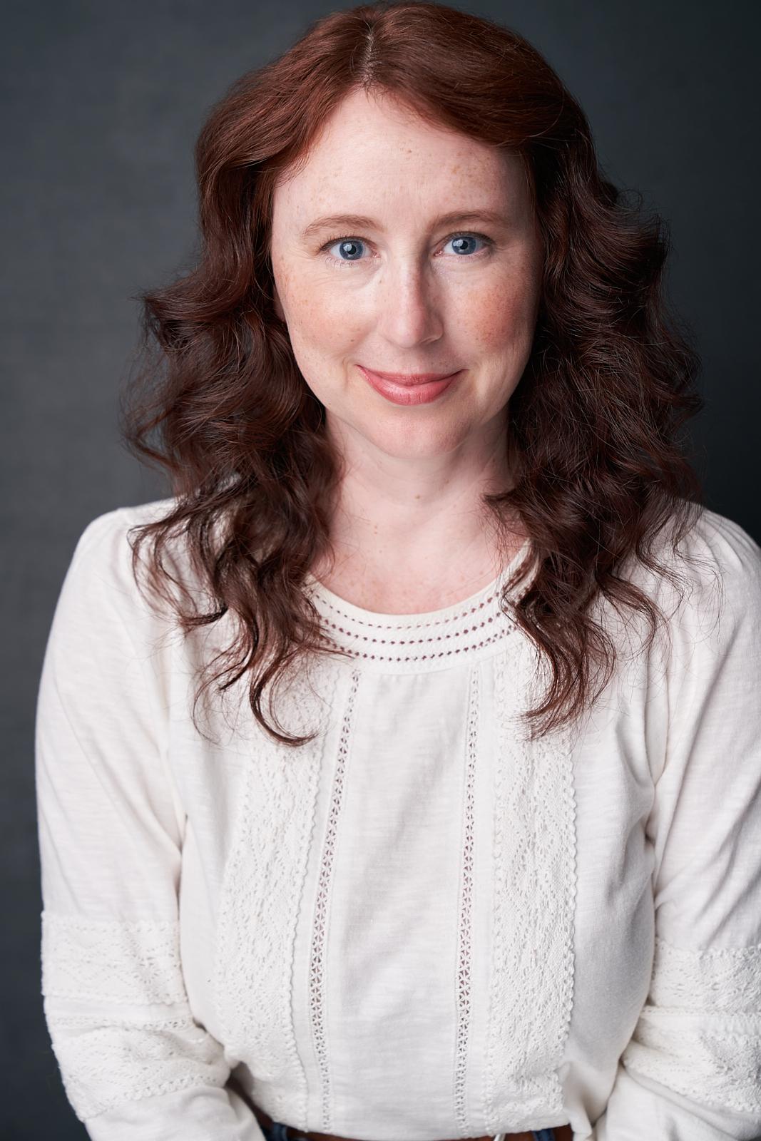 actor Jennifer Holloway large photo