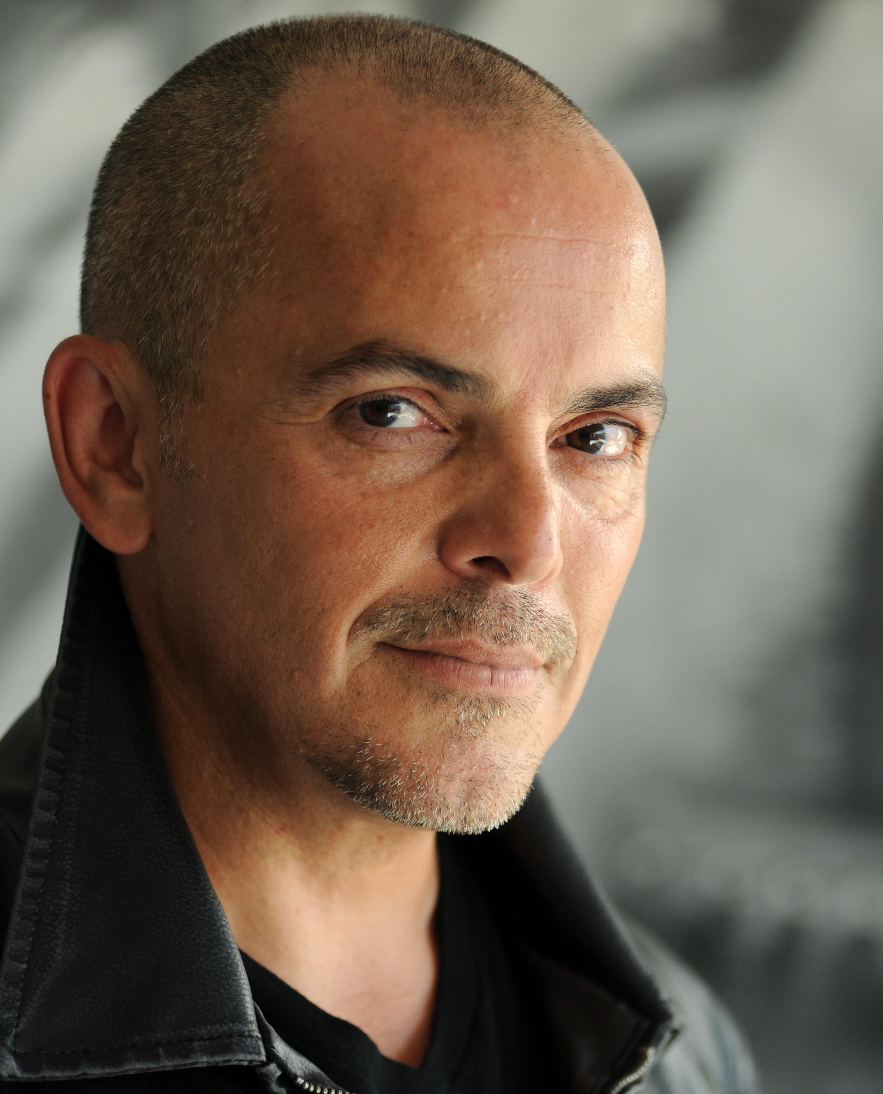 actor Victor Herminio Lopez large photo