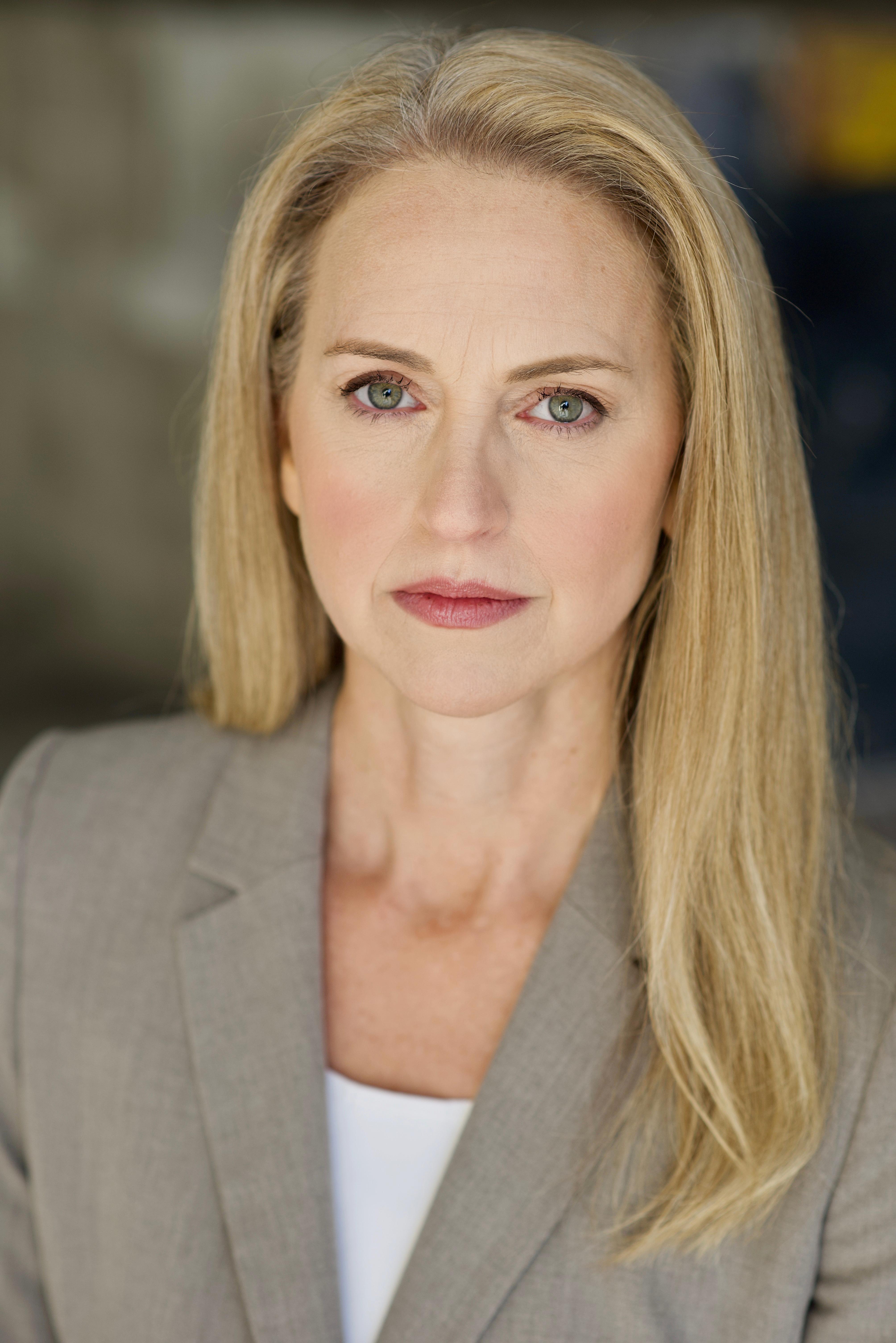 actor Erin Dangler large photo