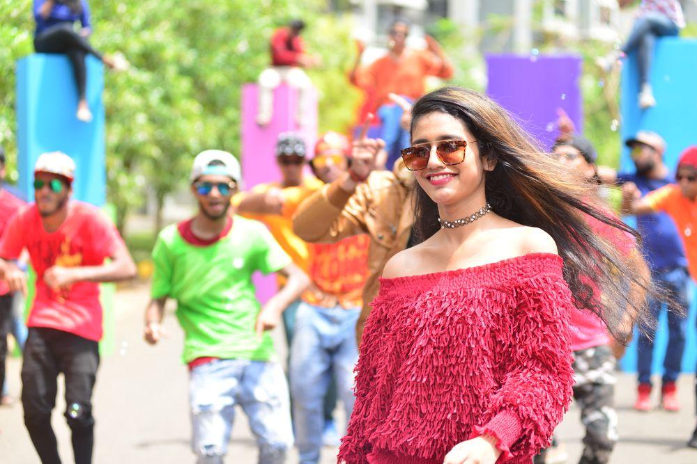 Oru Adaar Love