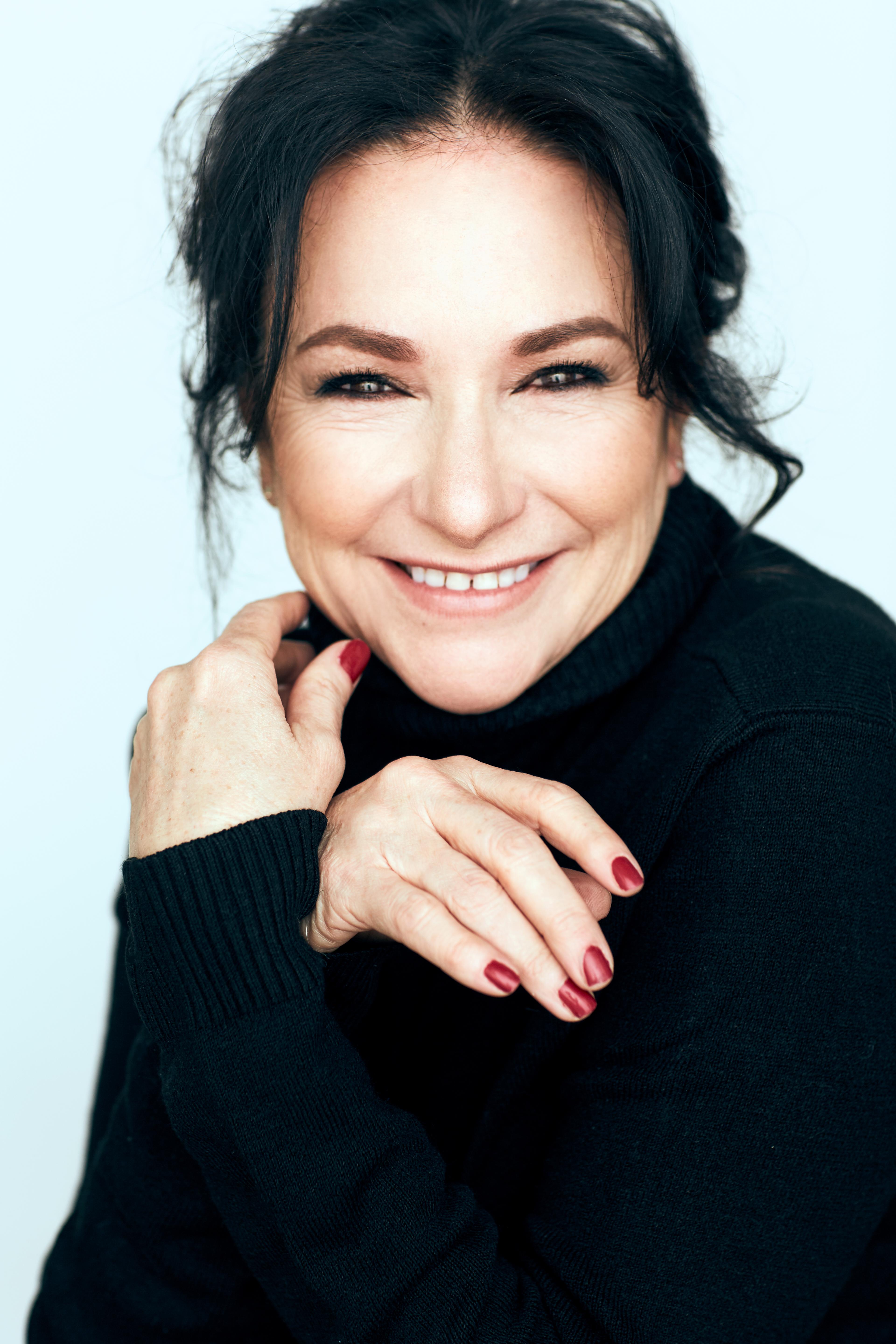 actor Anna Garduno large photo