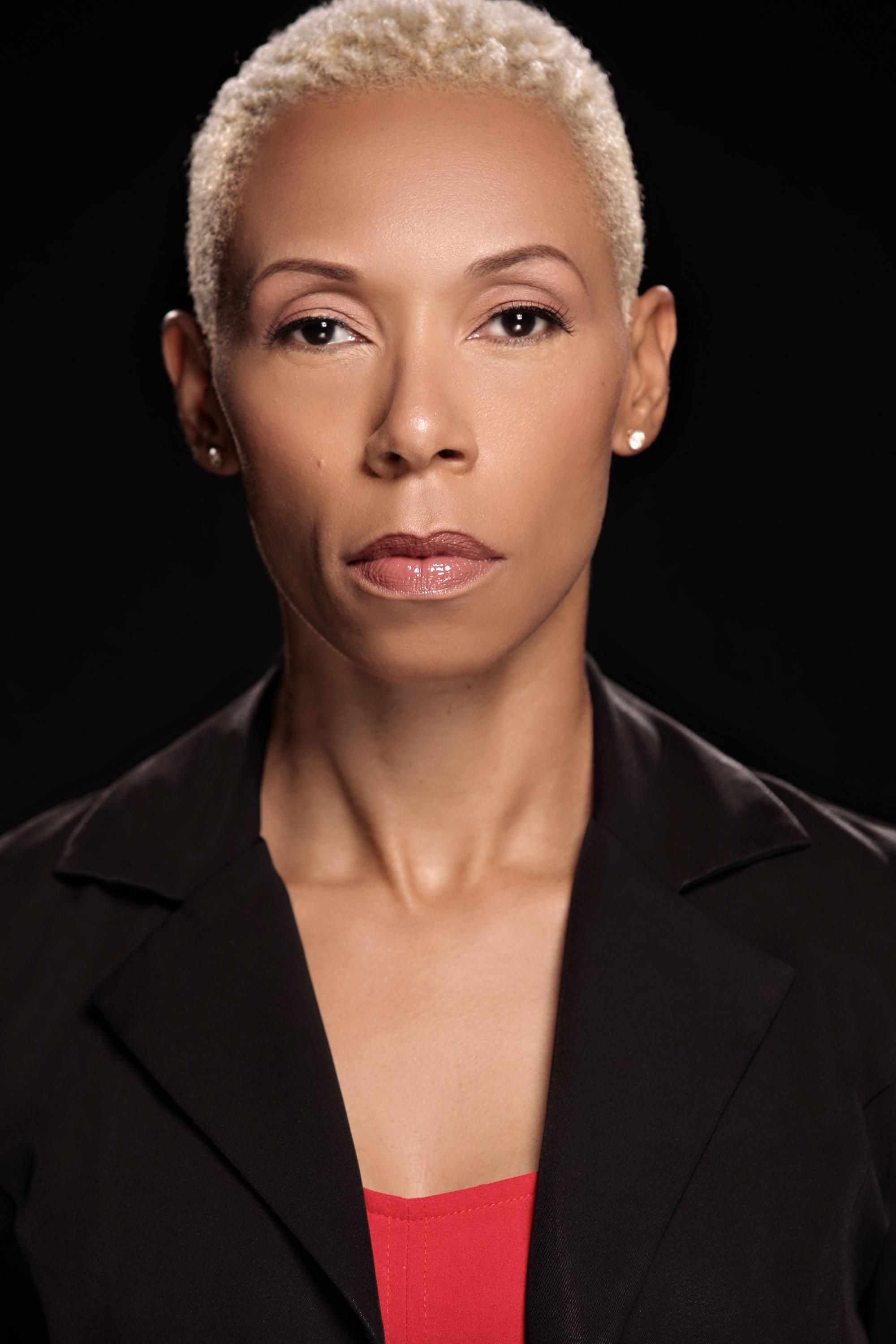 actor Tia Dae large photo