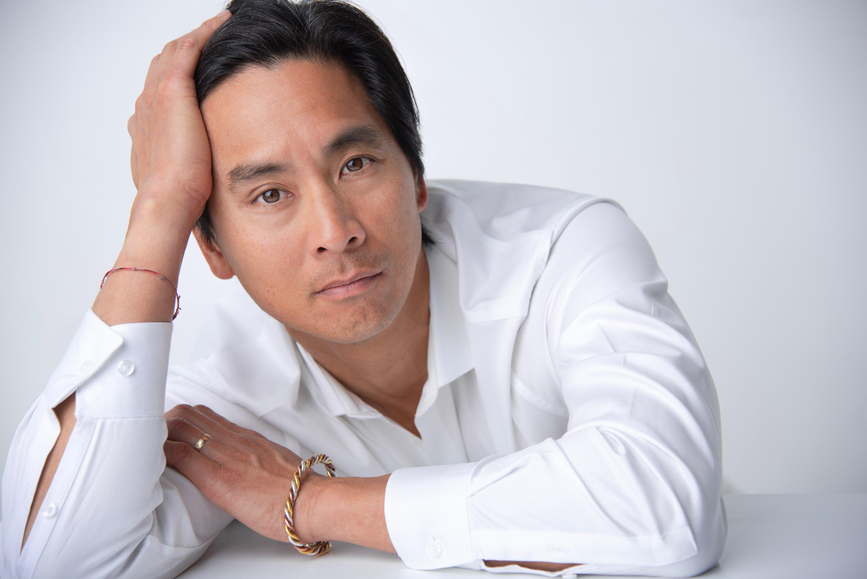 actor Roy Vongtama large photo