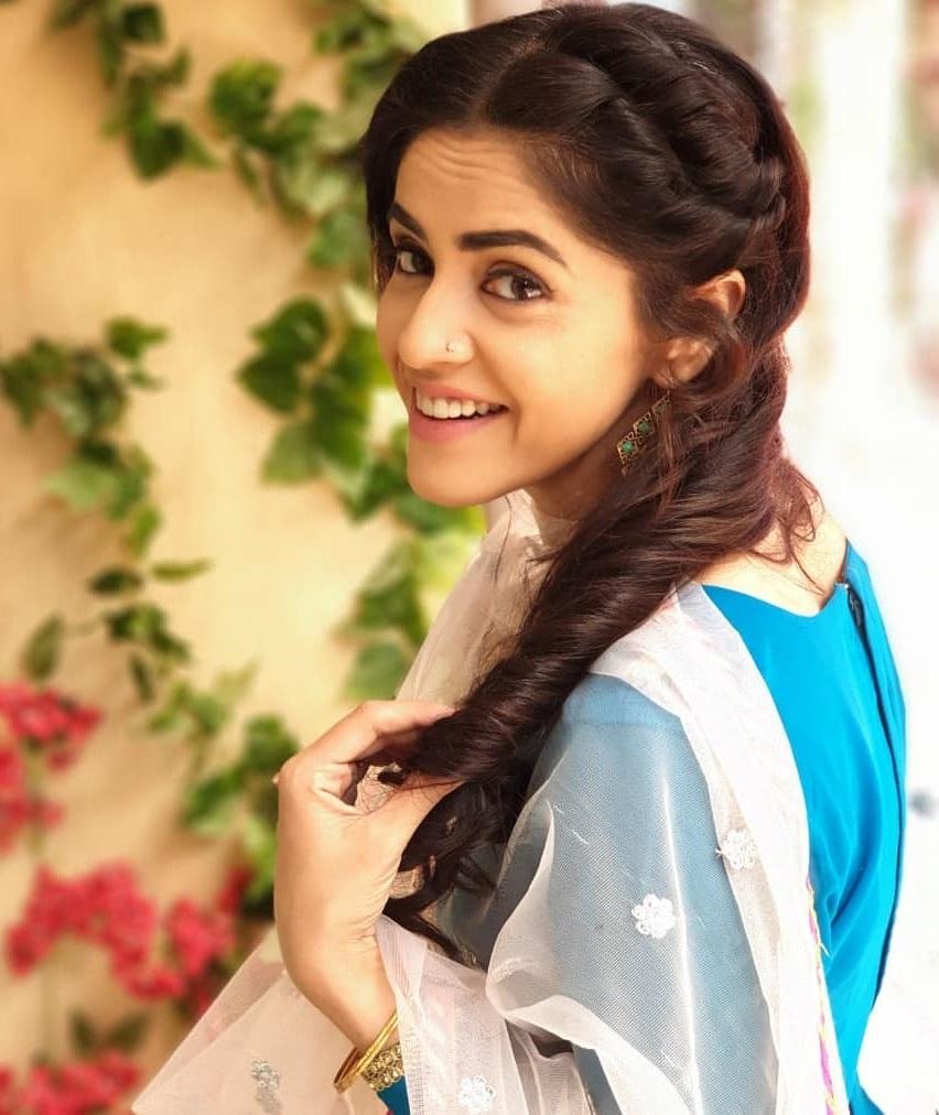 actor Vasundhara Kaul large photo