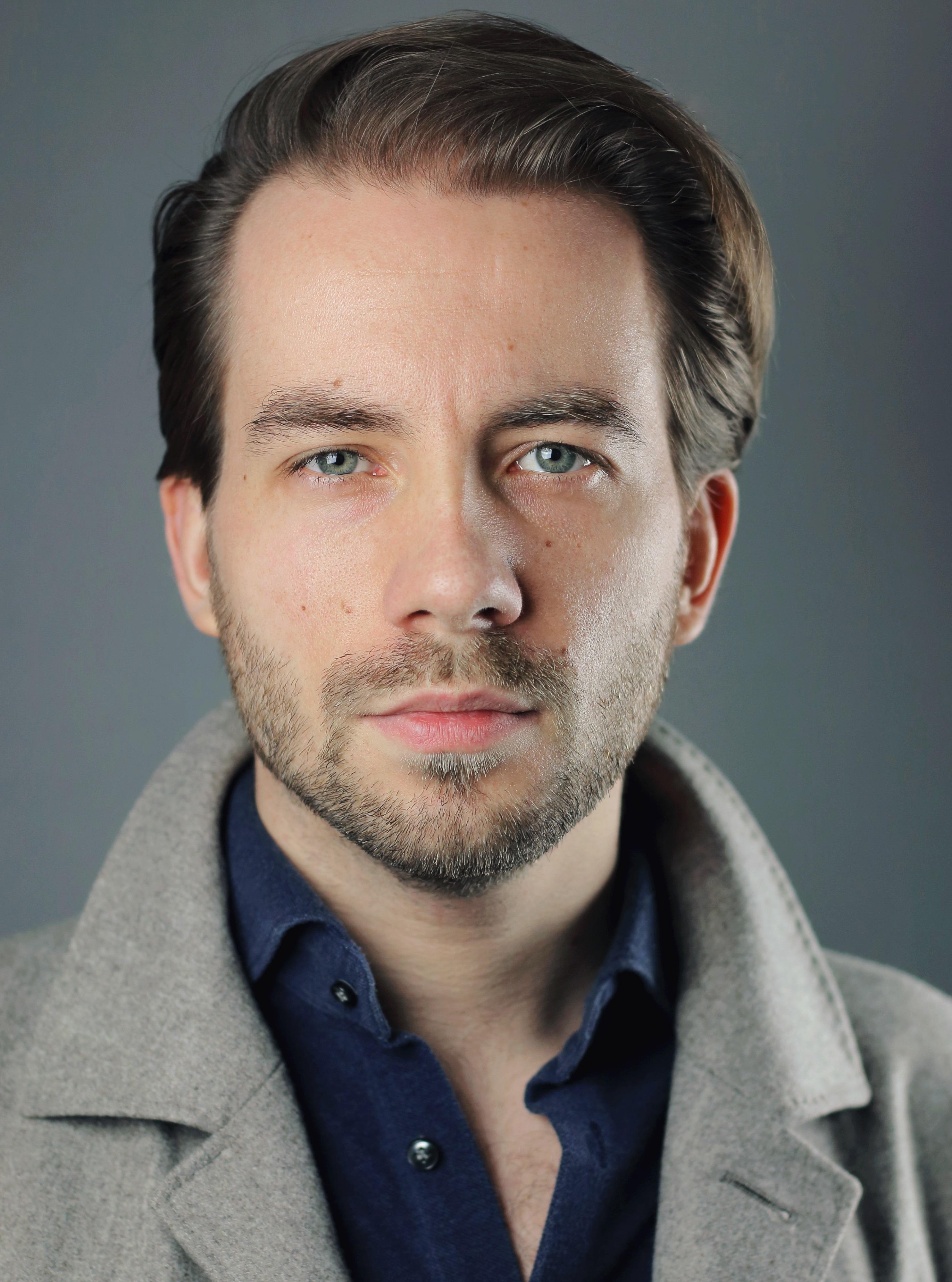 actor Geoffrey Alkemade large photo