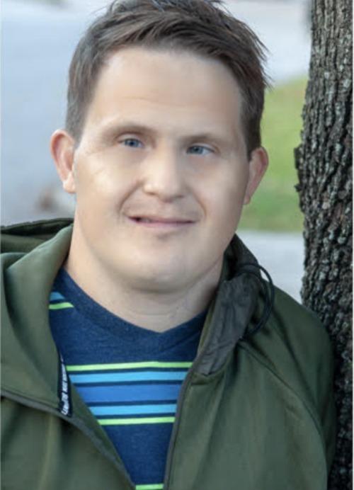 actor Evan George Vourazeris large photo