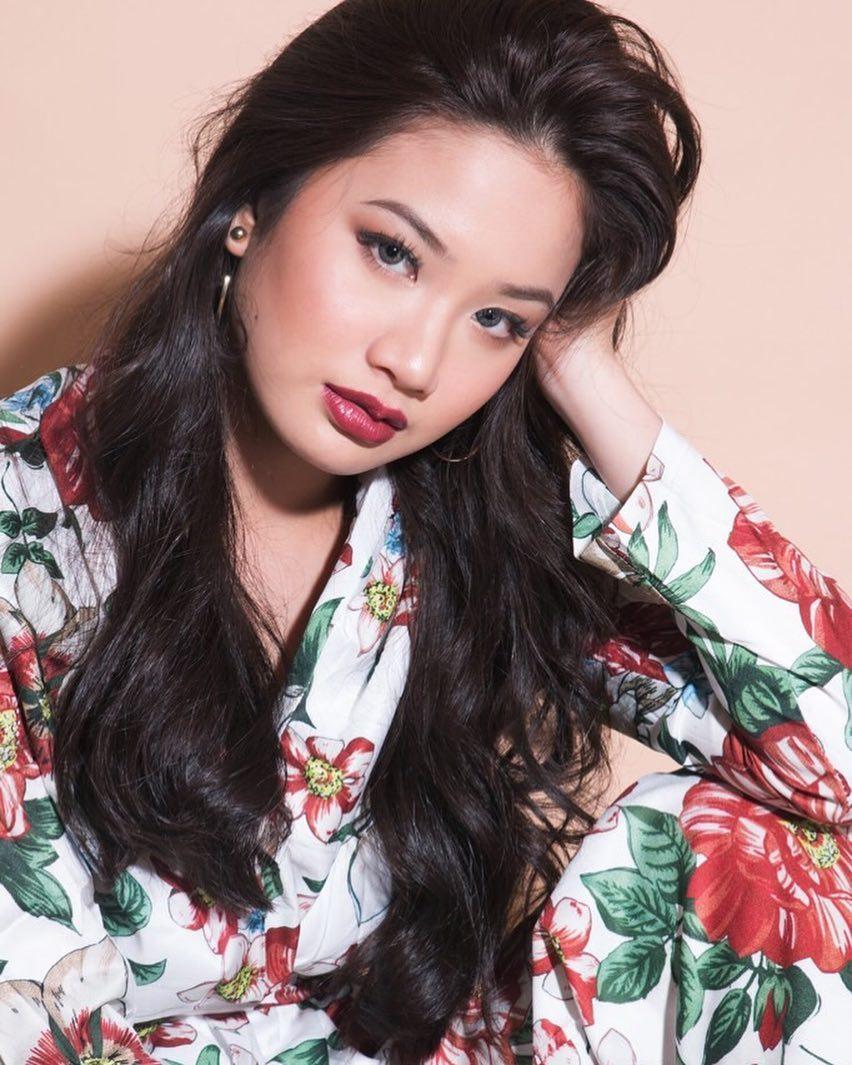 actor Sophia Senoron large photo