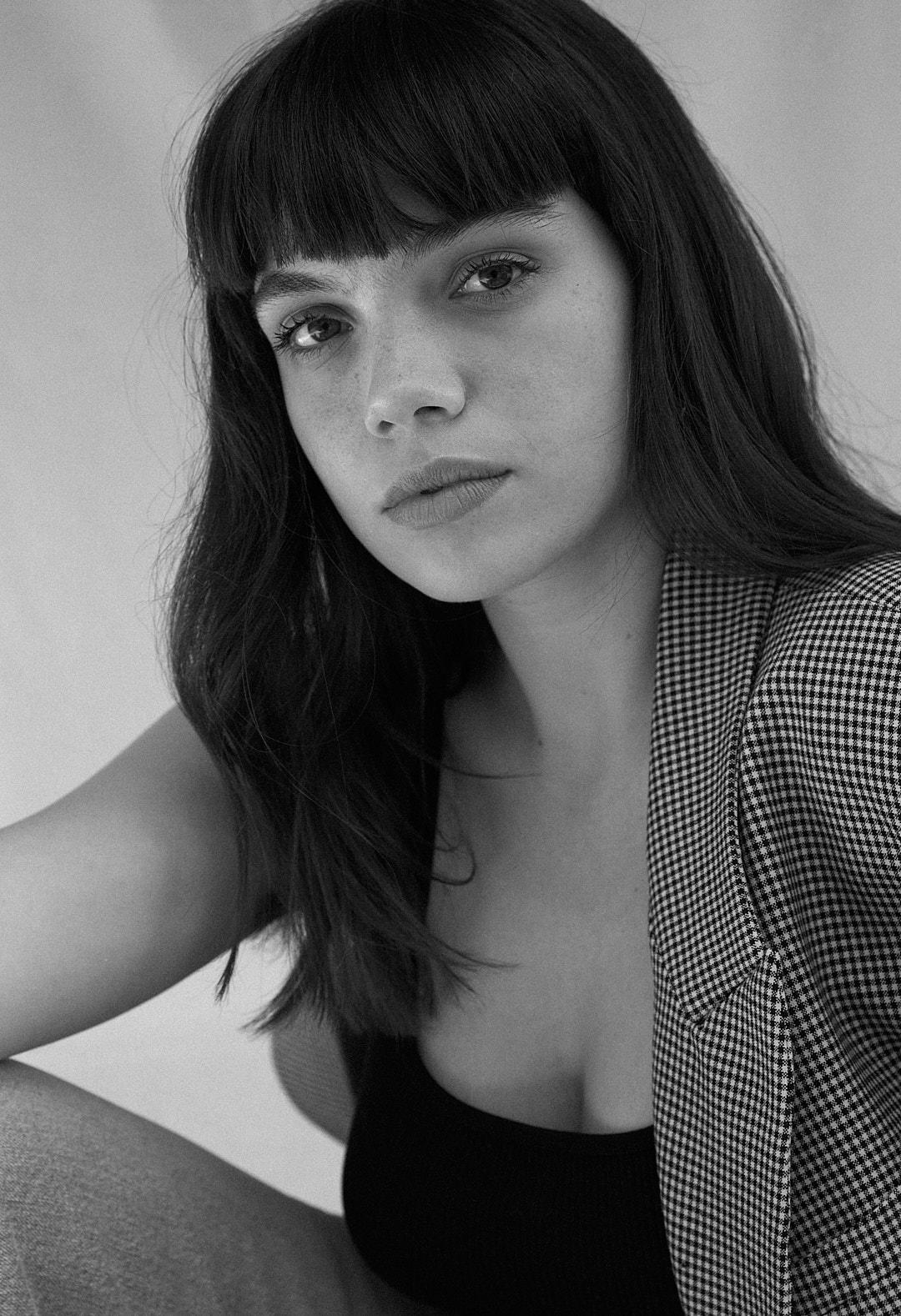 actor Martina Cariddi large photo